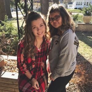 Meet your Posher, Elizabeth